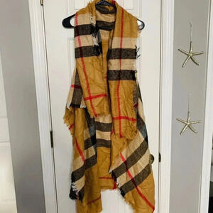 ✅Plaid Shawl NWOT.🌟